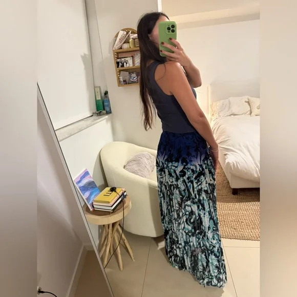 Elegant Blue and Black Women's Skirt - Picture 10 of 10